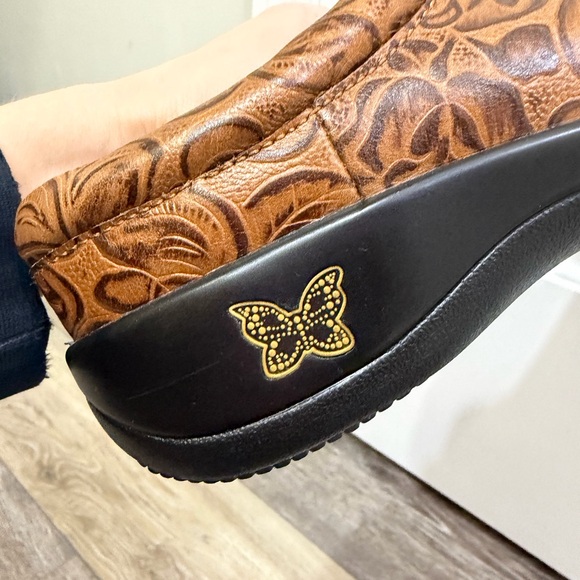 Alegria Kayla Professional Clogs - Picture 12 of 13